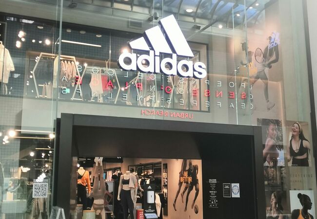 アディダス オリジナルスショップ心斎橋 クチコミ アクセス 営業時間 心斎橋 淀屋橋 フォートラベル