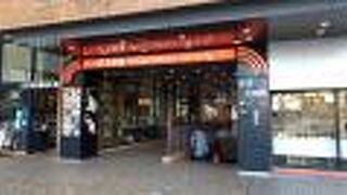 お茶の水駅前の複合施設！