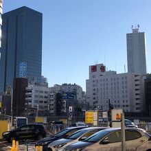 右がサンシャインシティ