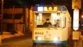 夜の函館の街めぐりにも便利