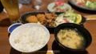 練馬駅:唐揚げとコロッケ定食