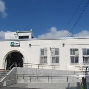 1926（大正15）年の開業当時から残る駅舎も見所