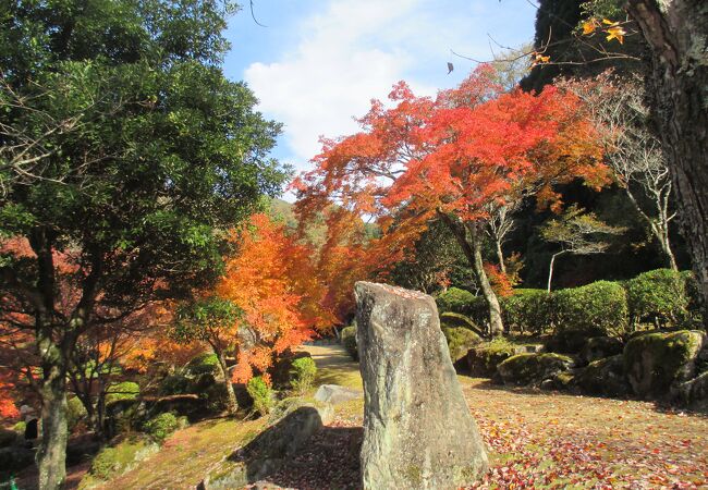 渓石園