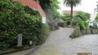 東山手オランダ坂にあり