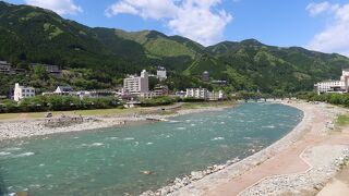 風光明媚な川ではない