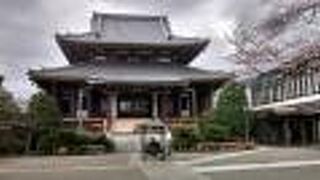 でっかくて立派な建築様式に感動