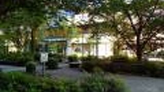 スッキリとした綺麗な公園に