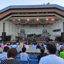 ステージ正面。