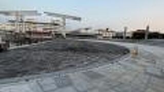 はね橋の西側にあるスペース