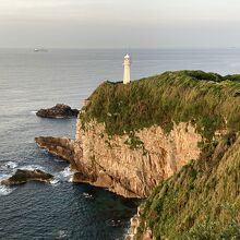 朝日に染まる足摺岬