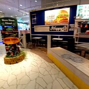 テディーズ ビガー バーガー 横浜みなとみらいワールドポーターズ店