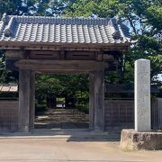 源頼朝のたてたお寺です