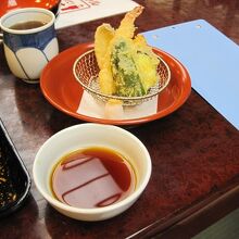 天ぷらも出ます