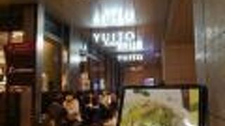 三越前駅地下直結。