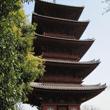 どかんと建ってます