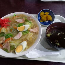 中華飯650円の大盛り100円増し