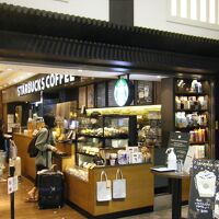 スターバックスコーヒー 関西国際空港2階到着ロビー店