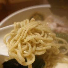 麺は北海道産小麦を使用