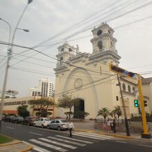 ミラフローレス地区にある教会