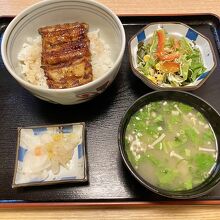 鰻丼(梅)