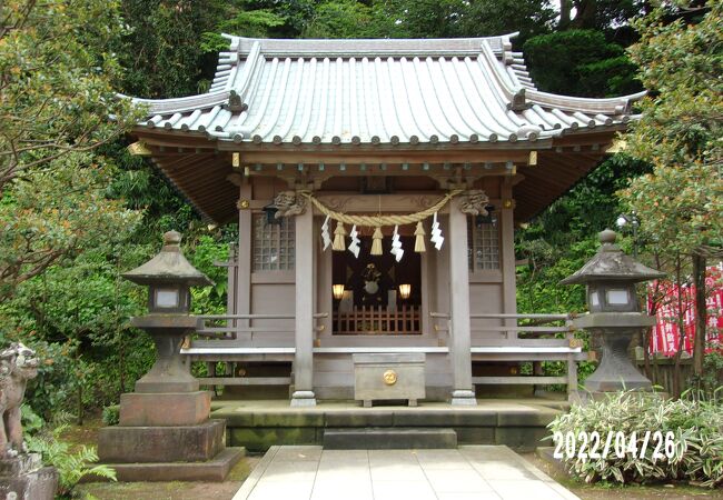 江島神社内にある神社です。