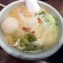 青唐仕立豚骨しおに煮玉子を