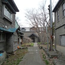 アートスペース外輪船の玄関