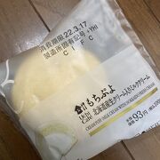 お土産や甘味ものが売っている