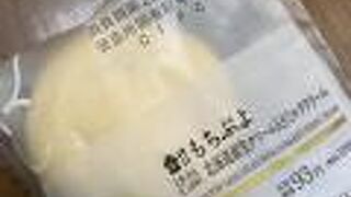 お土産や甘味ものが売っている