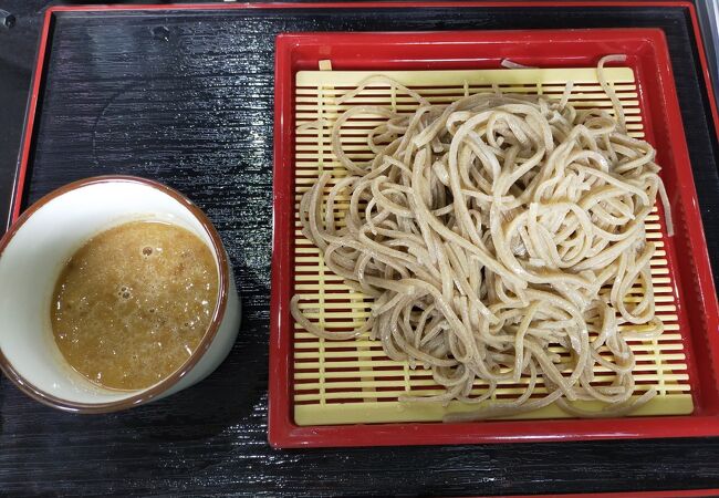 ごつごつしたお蕎麦がおいしい！