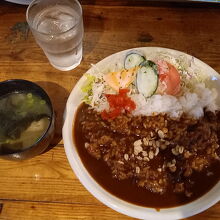 ベアカレー750円。食後にはコーヒーも付きます