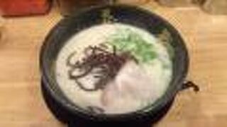 夕食でとんこつラーメンをいただきました