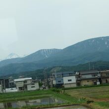 春日山駅付近