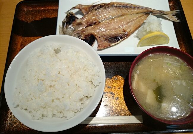 アジの開きの焼魚定食をいただきました