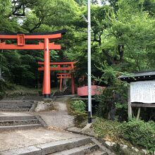 参道途中。出石城跡から来るとここから参道に入ります。