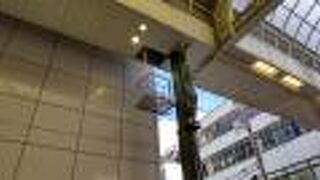 元町商店街にある女神像