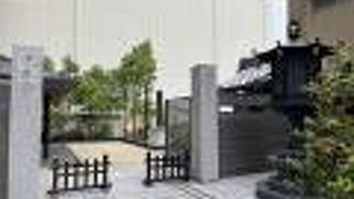 ホテルとお寺がいっしょになっています