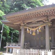 鎌倉最古の神社、天照大神を祀っています