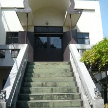 林光寺の本堂です。築地の浄土真宗本願寺派本願寺にそっくりです