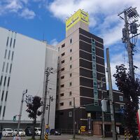 駅と歓楽街（三六）の中間地点