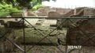 元町公園の中にあります。