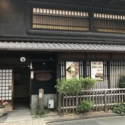 京町家の佇まいで風情のある焼鳥屋