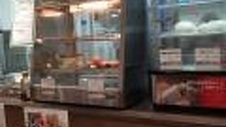 フードコートわき