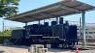 ＪＲ多度津駅のそばにＳＬが保存されていました