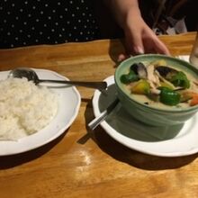 博士ラーメン別館 ＆ HAKASE Thai 博士レストラン本店