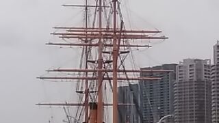 名前の通り、明治時代につくられた船です。