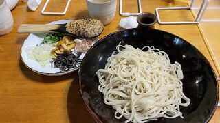 山の中の、お蕎麦屋さん