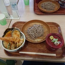 ミニ天丼とミニそばのセット