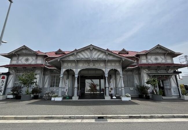 期待しすぎちゃいました。でも味わいのある明治生まれの洋風駅舎です