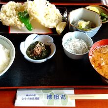 はじめてなのでこちらの定食に